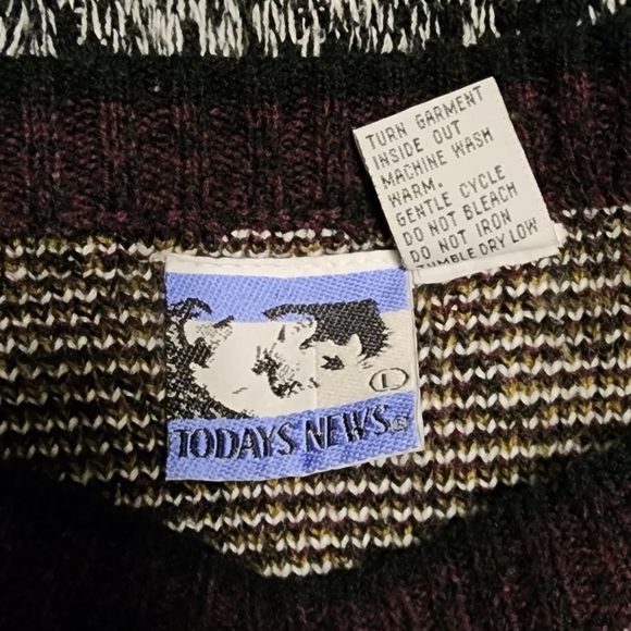 Vintage 90s unisex crewneck knit sweater by Today's News. Size large - Picture 6 of 6